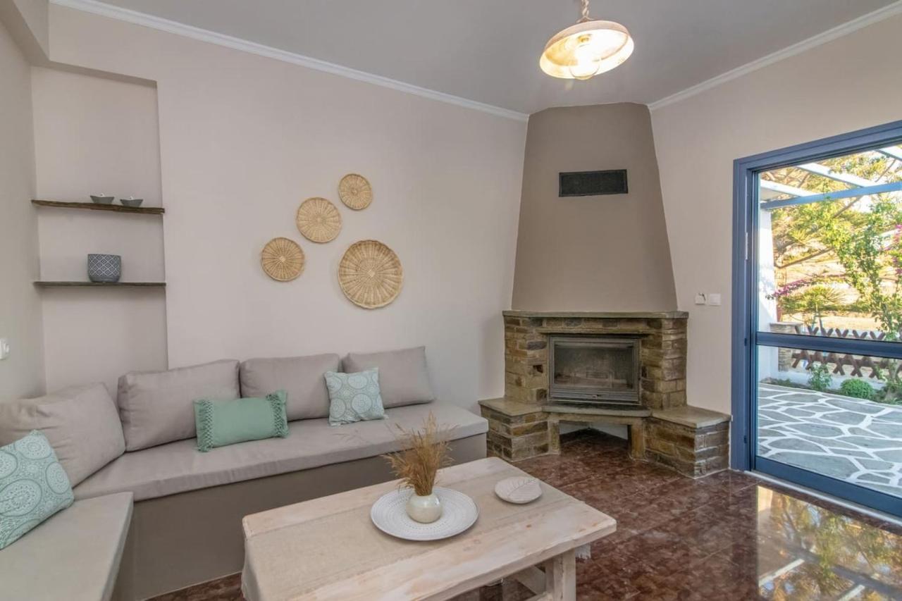 Θἔρως Apartment Tinos Exterior photo